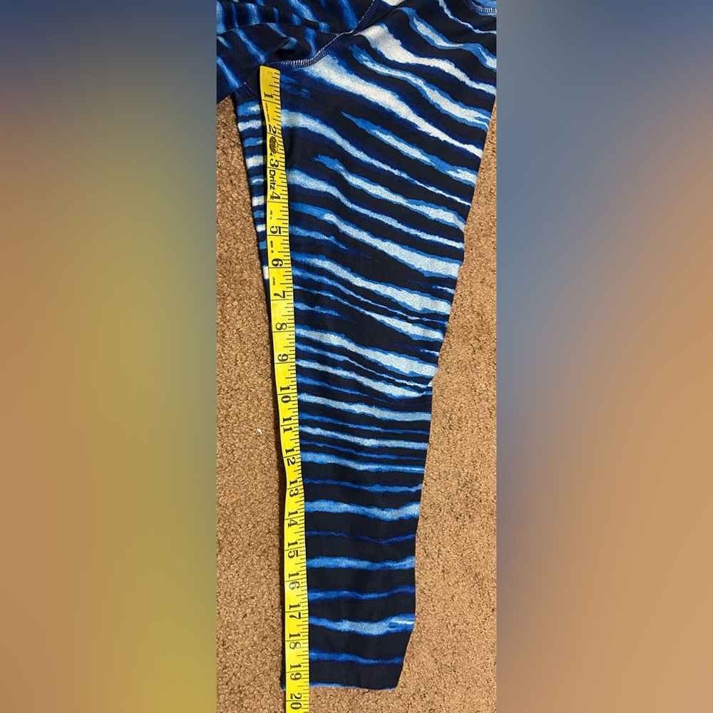 Nike Blue and White Athletic capri Leggings medium drifit - Picture 9 of 10